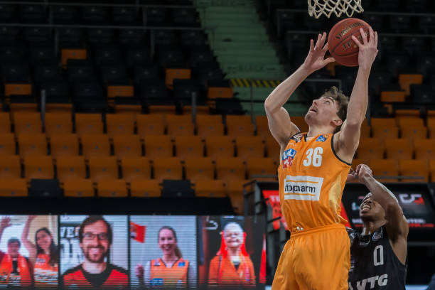 球迷提供免 球迷提供免