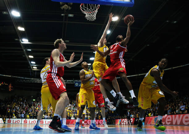 队崭露头角 队崭露头角